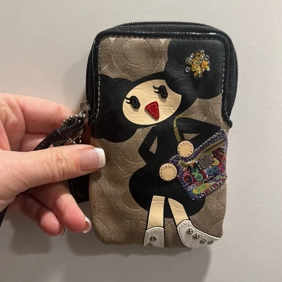 RARE Coach wristlet - Picture 2 of 6
